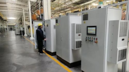 專業(yè)之選 傾聽汽車行業(yè)領(lǐng)軍者為何青睞德國威圖Rittal操作臺(tái)